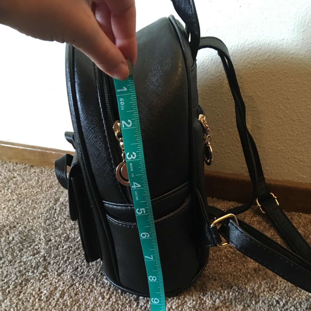 Small black backpack! - Picture 4 of 6